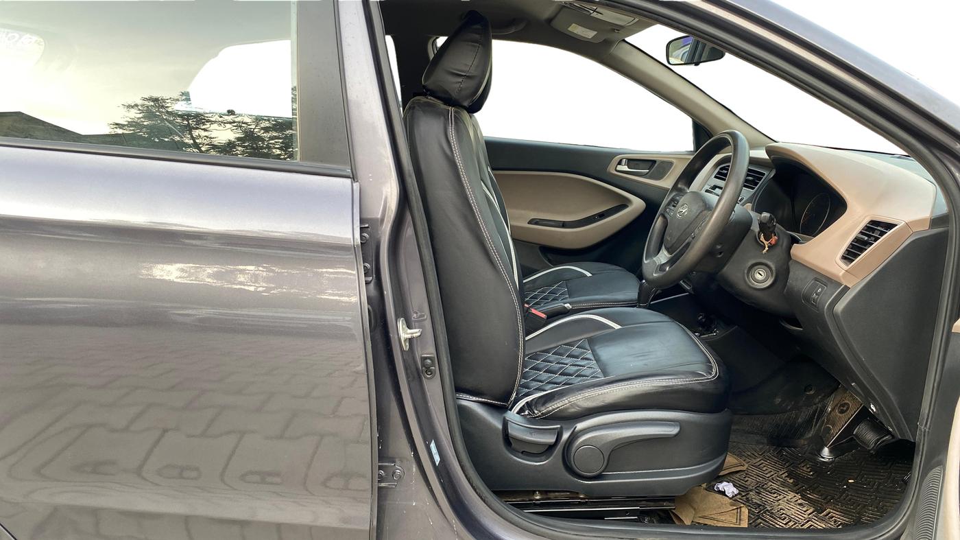2019 Hyundai Elite i20 SPORTZ PLUS  1.2 CVT, Petrol, Automatic, 67,194 km, Right Side Front Door Cabin