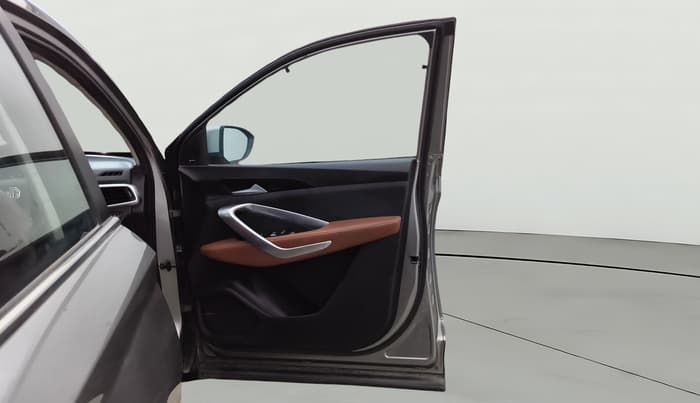 2022 MG HECTOR PLUS SHARP 2.0 DIESEL TURBO MT 6-STR, Diesel, Manual, 72,032 km, RHS Front Door