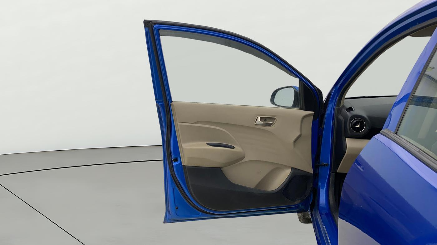 2018 Hyundai NEW SANTRO SPORTZ CNG, CNG, Manual, 1,25,446 km, LHS Front Door