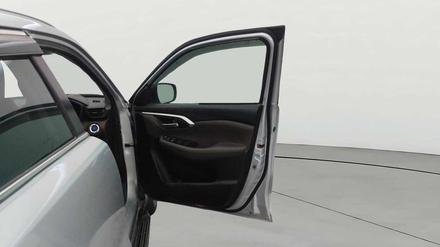 2023 Toyota URBAN CRUISER HYRYDER V HYBRID, Hybrid, Automatic, 77,333 km, RHS Front Door