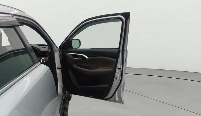 2023 Toyota URBAN CRUISER HYRYDER V HYBRID, Hybrid, Automatic, 77,333 km, RHS Front Door