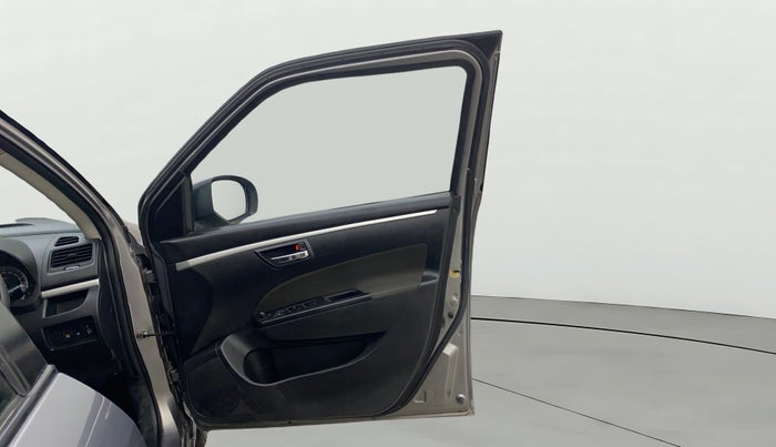 2015 Maruti Swift VXI, Petrol, Manual, 42,514 km, RHS Front Door