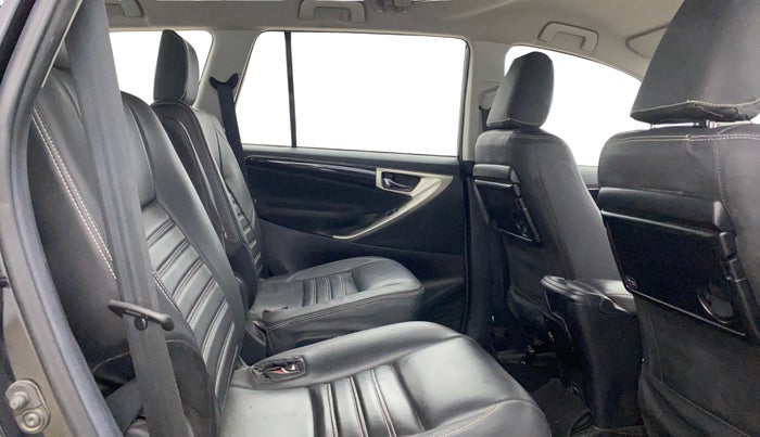 2022 Toyota Innova Crysta 2.7 VX 7 STR, Petrol, Manual, 36,534 km, Right Side Rear Door Cabin