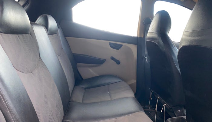 2013 Hyundai Eon ERA +, Petrol, Manual, 96,947 km, Right Side Rear Door Cabin