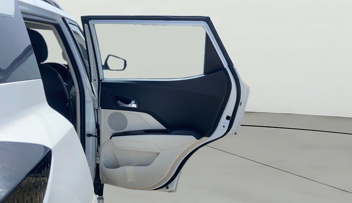 2024 Mahindra XUV 3XO AX5 1.2 L TCMPFI AT, Petrol, Automatic, 41,138 km, RHS Rear Door