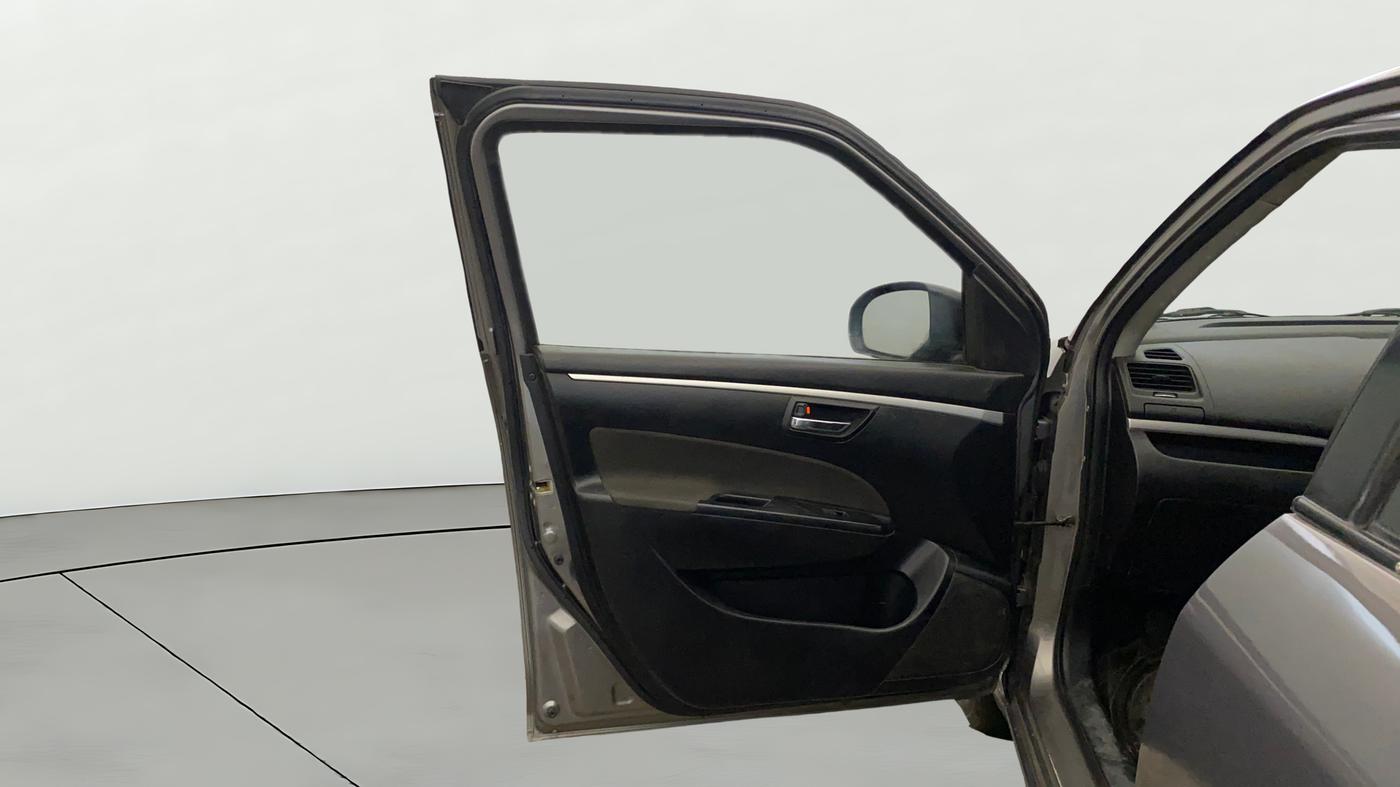 2014 Maruti Swift VXI, Petrol, Manual, 56,096 km, LHS Front Door