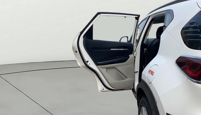 2020 KIA SONET HTX 1.0 IMT, Petrol, Manual, 38,690 km, LHS Rear Door