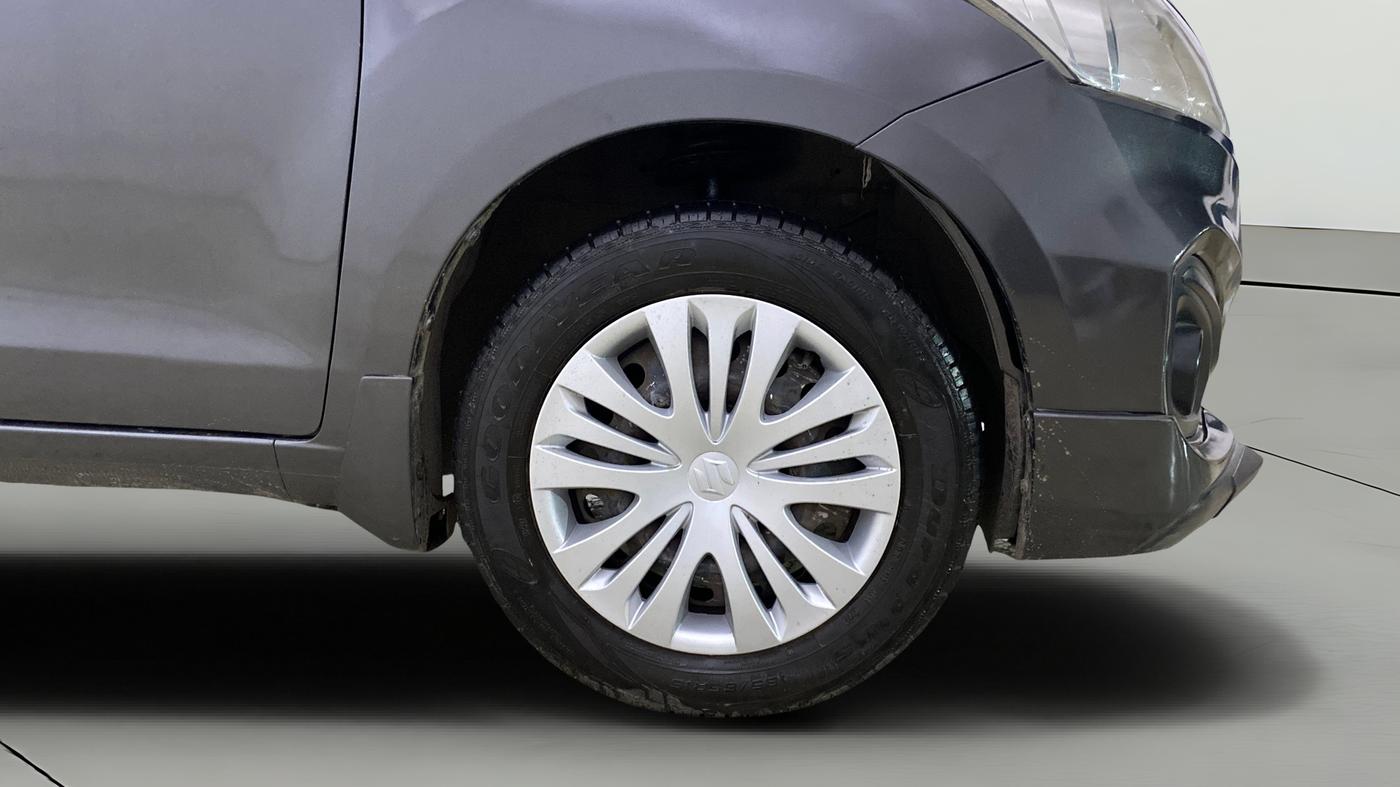 2017 Maruti Ertiga VXI CNG, CNG, Manual, 92,727 km, Right Front Wheel