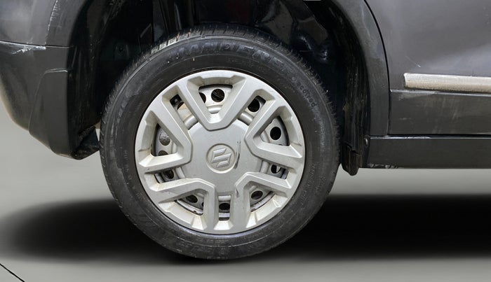 2020 Maruti Vitara Brezza LXI, Petrol, Manual, 69,679 km, Right Rear Wheel