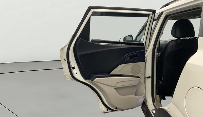 2022 Mahindra XUV300 W6 1.2 PETROL, Petrol, Manual, 41,291 km, LHS Rear Door