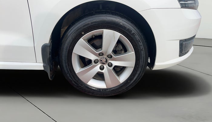 2020 Skoda Rapid AMBITION AT TSI, Petrol, Automatic, 41,707 km, Right Front Wheel