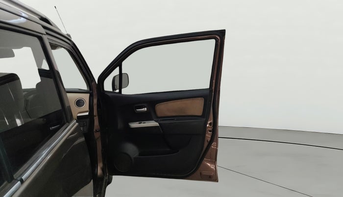 2018 Maruti Wagon R 1.0 LXI CNG, CNG, Manual, 96,300 km, RHS Front Door