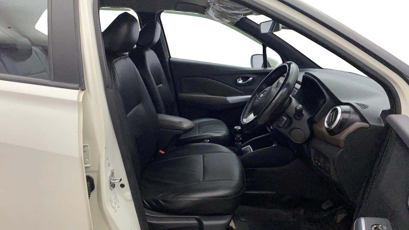 2019 Nissan Kicks XV PREMIUM (O) DIESEL, Diesel, Manual, 1,11,753 km, Right Side Front Door Cabin