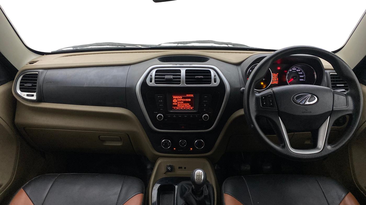 2016 Mahindra TUV300 T8, Diesel, Manual, 1,19,162 km, Dashboard