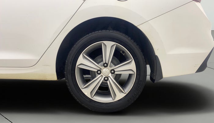 2018 Hyundai Verna 1.6 VTVT SX (O) AT, Petrol, Automatic, 77,959 km, Left Rear Wheel