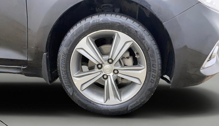 2018 Hyundai Verna 1.6 VTVT SX, Petrol, Manual, 86,191 km, Right Front Wheel