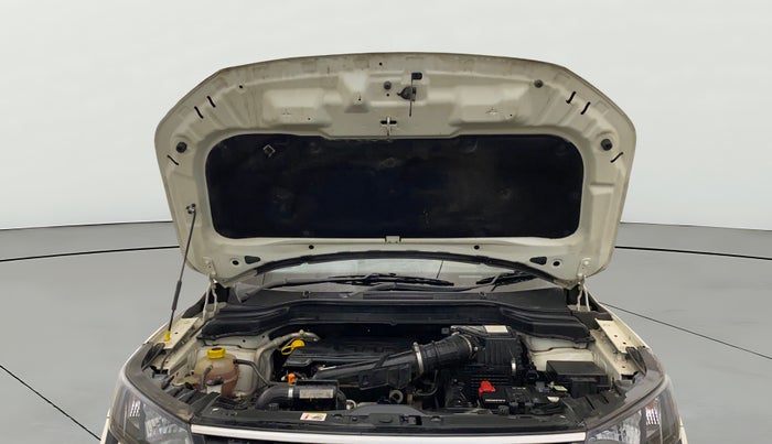 2022 Mahindra XUV300 W6 1.2 PETROL AMT, Petrol, Automatic, 35,398 km, Open Bonet