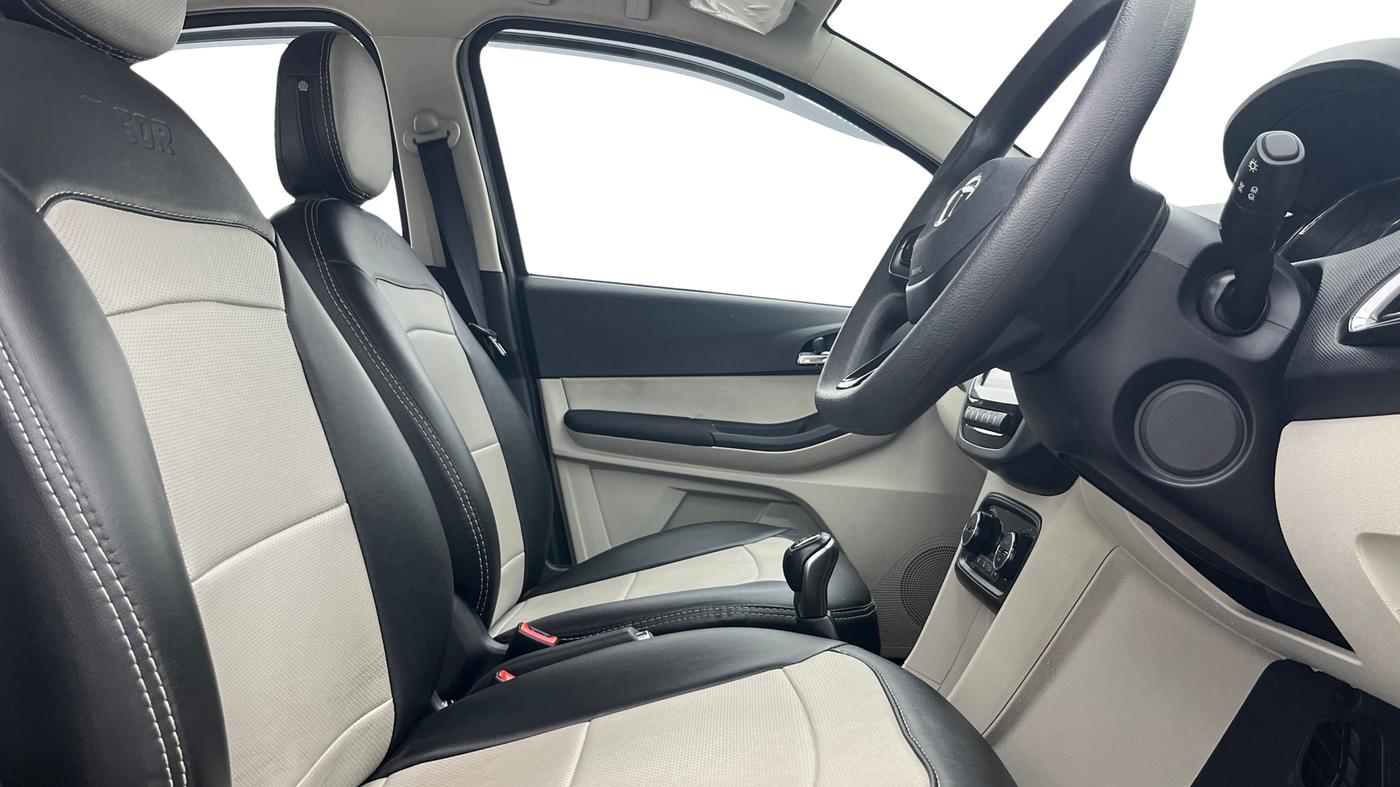 2023 Tata TIGOR XZ PLUS CNG, CNG, Manual, 25,571 km, Right Side Front Door Cabin