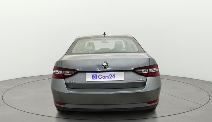 2018 Skoda Superb L&K 1.8 TSI AT, Petrol, Automatic, 28,905 km, Back/Rear