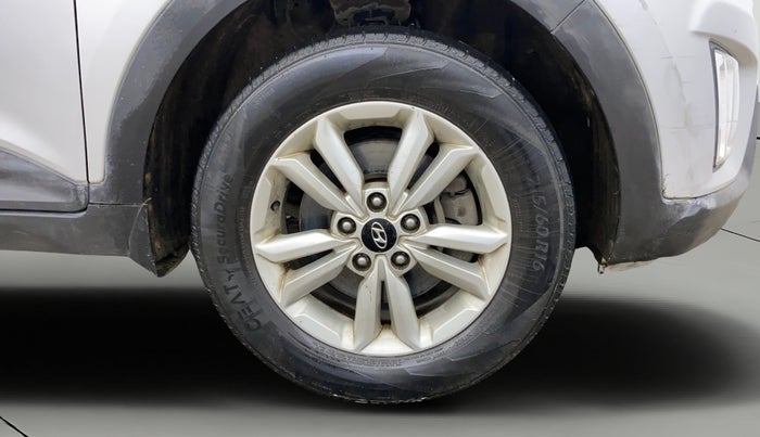 2017 Hyundai Creta SX PLUS 1.6 PETROL, Petrol, Manual, 1,08,218 km, Right Front Wheel