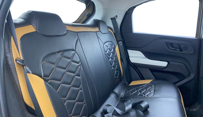 2024 Tata PUNCH ACCOMPLISHED DAZZLE SUNROOF CNG MT, CNG, Manual, 20,877 km, Right Side Rear Door Cabin