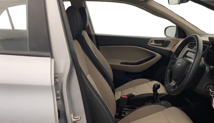 2019 Hyundai Elite i20 SPORTZ PLUS 1.2, Petrol, Manual, 1,25,589 km, Right Side Front Door Cabin