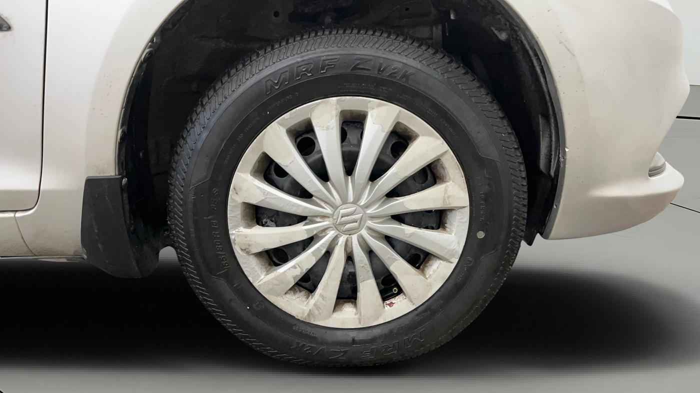 2015 Maruti Swift Dzire VXI, Petrol, Manual, 58,758 km, Right Front Wheel