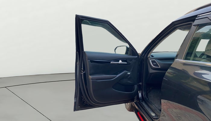 2022 KIA SELTOS GTX PLUS 1.4, Petrol, Manual, 40,260 km, LHS Front Door