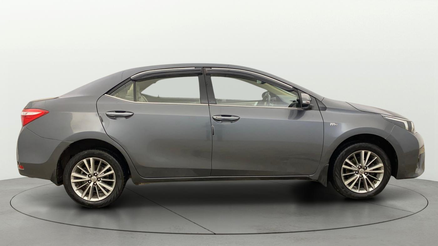 2016 Toyota Corolla Altis VL CVT PETROL, CNG, Automatic, 1,11,426 km, Right Side View