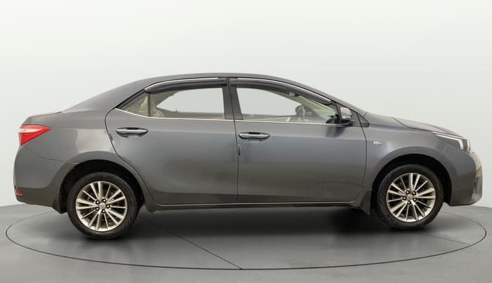 2016 Toyota Corolla Altis VL CVT PETROL, CNG, Automatic, 1,11,426 km, Right Side View