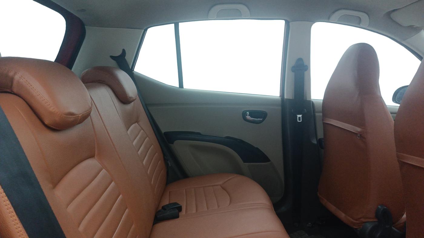 2013 Hyundai i10 SPORTZ 1.2 AT, Petrol, Automatic, 66,580 km, Right Side Rear Door Cabin