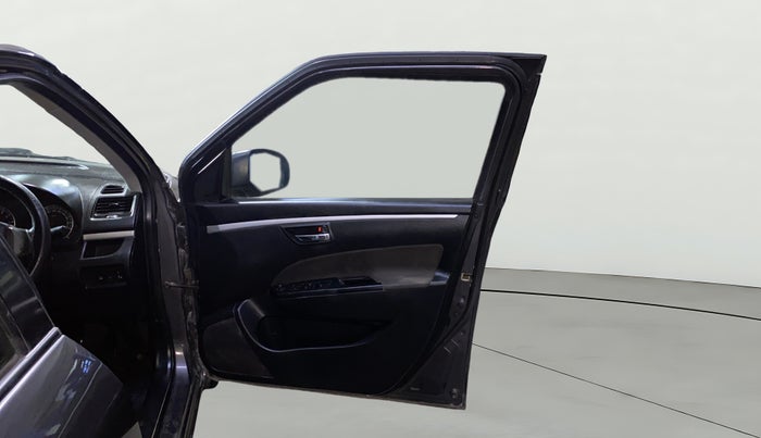 2016 Maruti Swift VXI, Petrol, Manual, 95,146 km, RHS Front Door