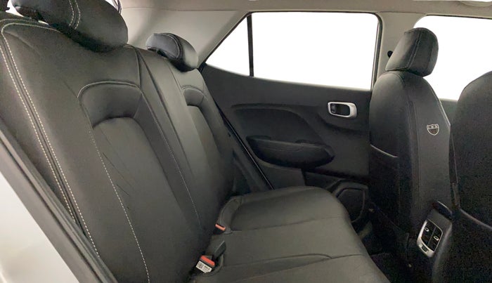 2021 Hyundai VENUE S+ 1.2, Petrol, Manual, 34,447 km, Right Side Rear Door Cabin