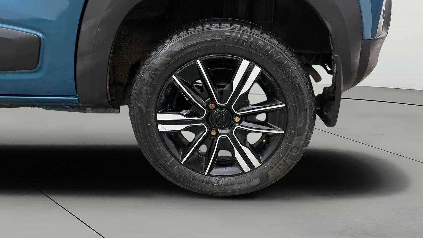 2022 Renault Kwid CLIMBER 1.0 AMT (O), Petrol, Automatic, 29,700 km, Left Rear Wheel