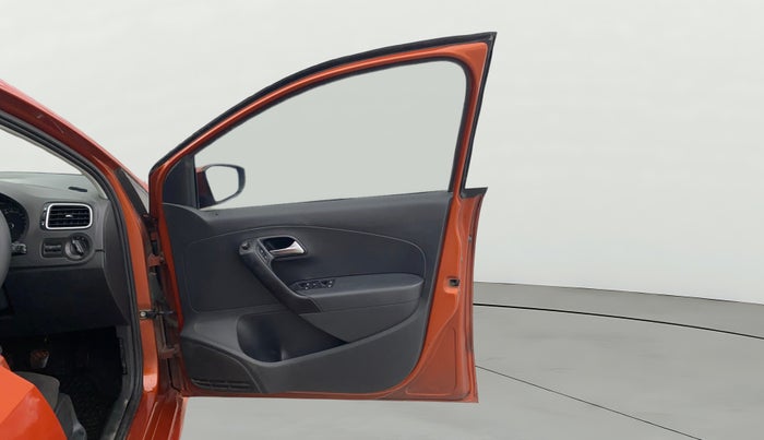 2016 Volkswagen Polo COMFORTLINE 1.2L, Petrol, Manual, 77,095 km, RHS Front Door