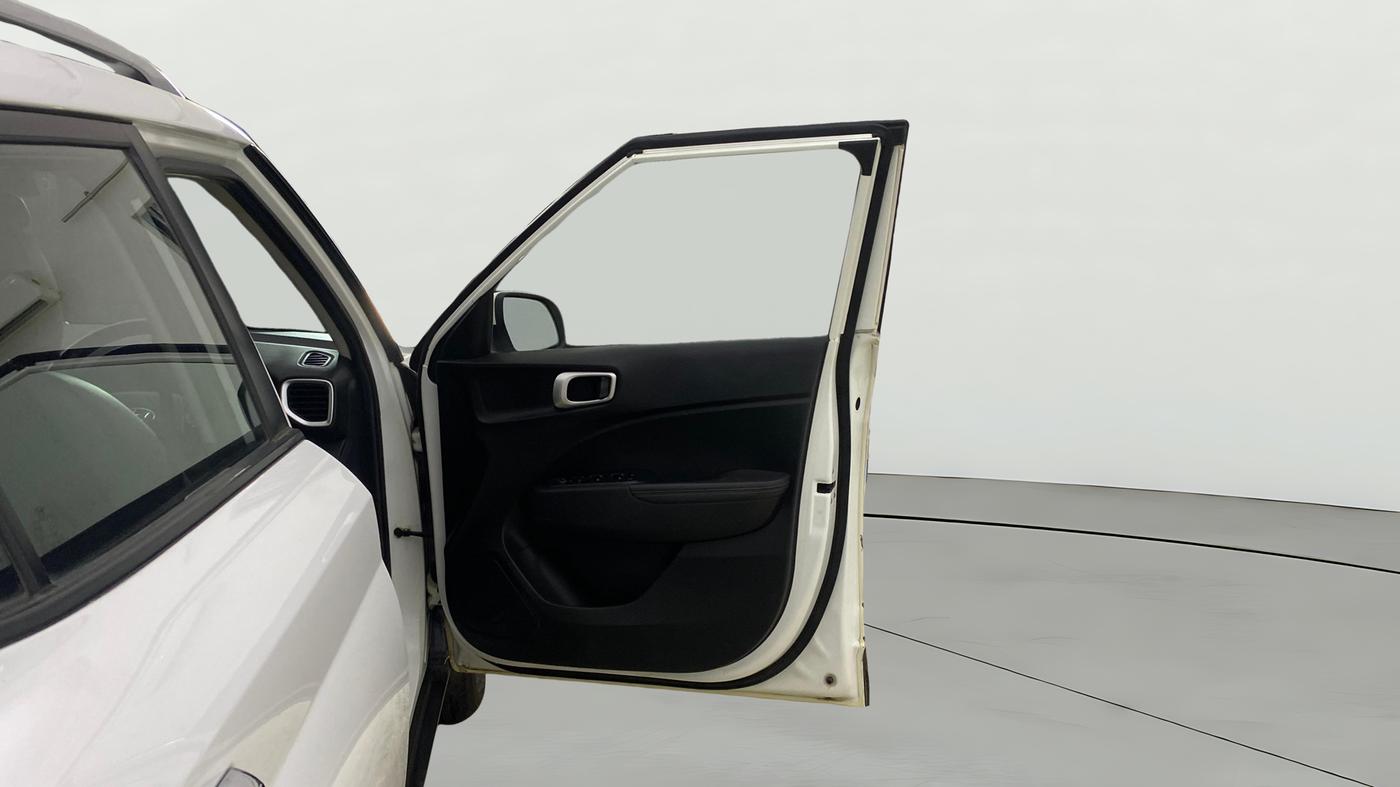 2019 Hyundai VENUE SX(O) 1.4 CRDI, Diesel, Manual, 1,25,367 km, RHS Front Door