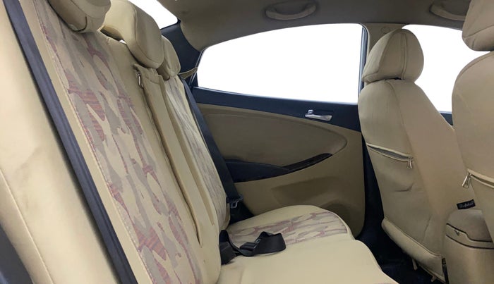 2013 Hyundai Verna FLUIDIC 1.6 VTVT SX, Petrol, Manual, 71,915 km, Right Side Rear Door Cabin