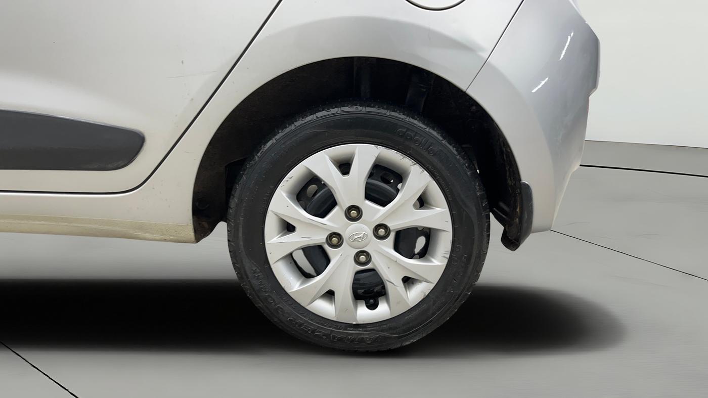 2014 Hyundai Grand i10 SPORTZ 1.2 KAPPA VTVT, Petrol, Manual, 15,588 km, Left Rear Wheel