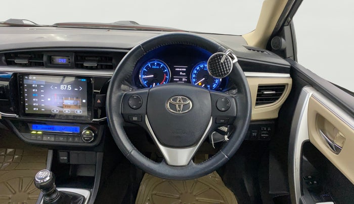 2014 Toyota Corolla Altis G PETROL, Petrol, Manual, 1,03,843 km, Steering Wheel Close Up