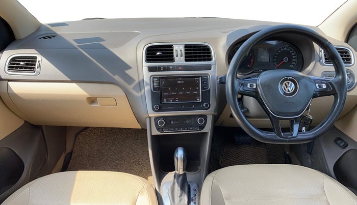 2017 Volkswagen Vento HIGHLINE PETROL AT, Petrol, Automatic, 86,755 km, Dashboard