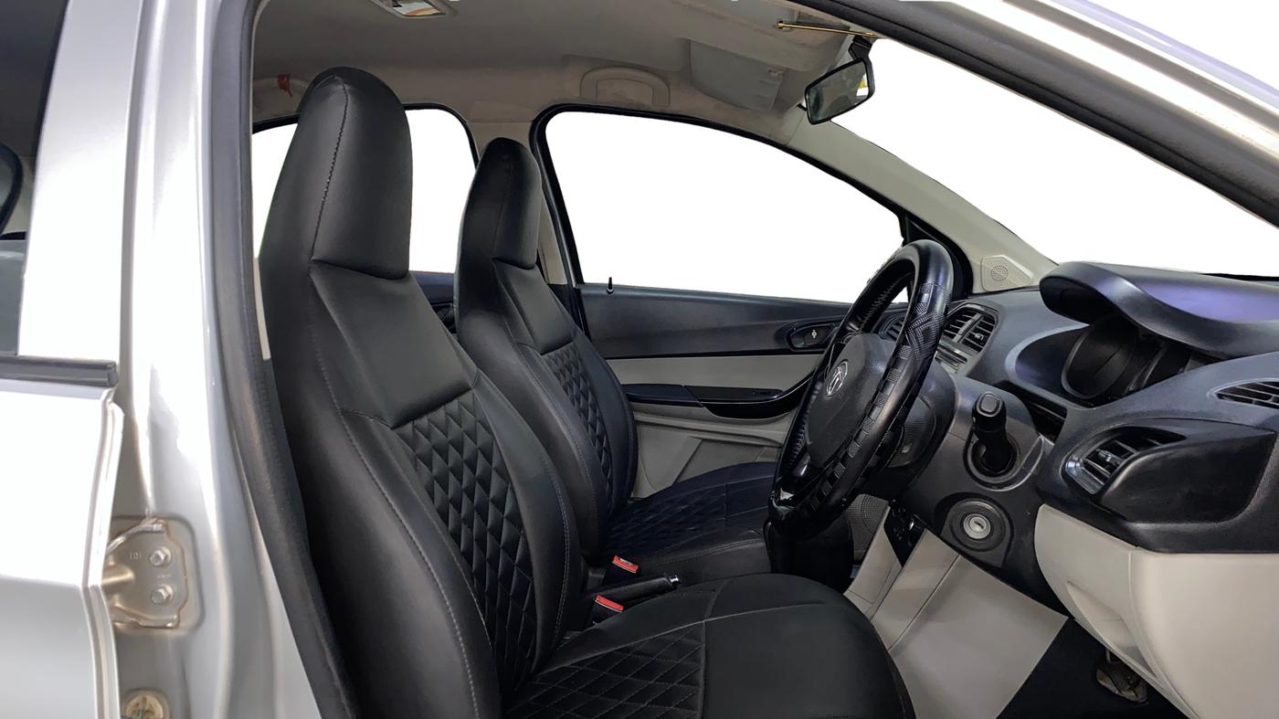 2018 Tata Tiago XM PETROL, Petrol, Manual, 64,338 km, Right Side Front Door Cabin