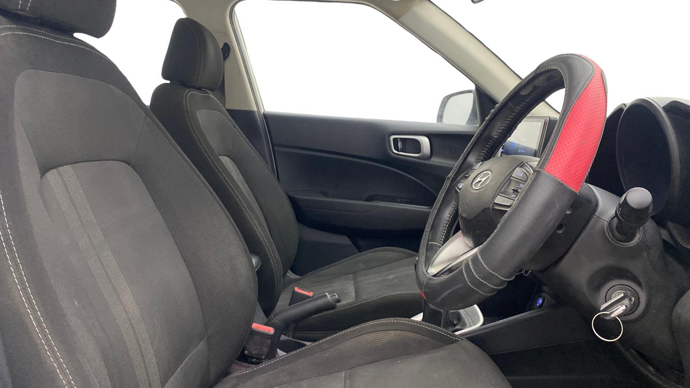 2020 Hyundai VENUE SX 1.0 TURBO, Petrol, Manual, 95,244 km, Right Side Front Door Cabin