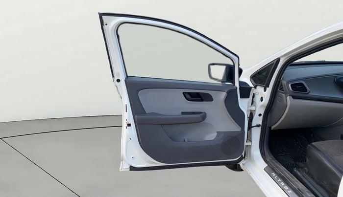 2020 Tata ALTROZ XE PETROL, Petrol, Manual, 48,742 km, LHS Front Door