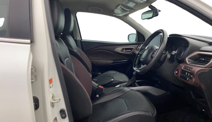 2024 Toyota Urban Cruiser Taisor V 1.0 Petrol AT, Petrol, Automatic, 9,383 km, Right Side Front Door Cabin