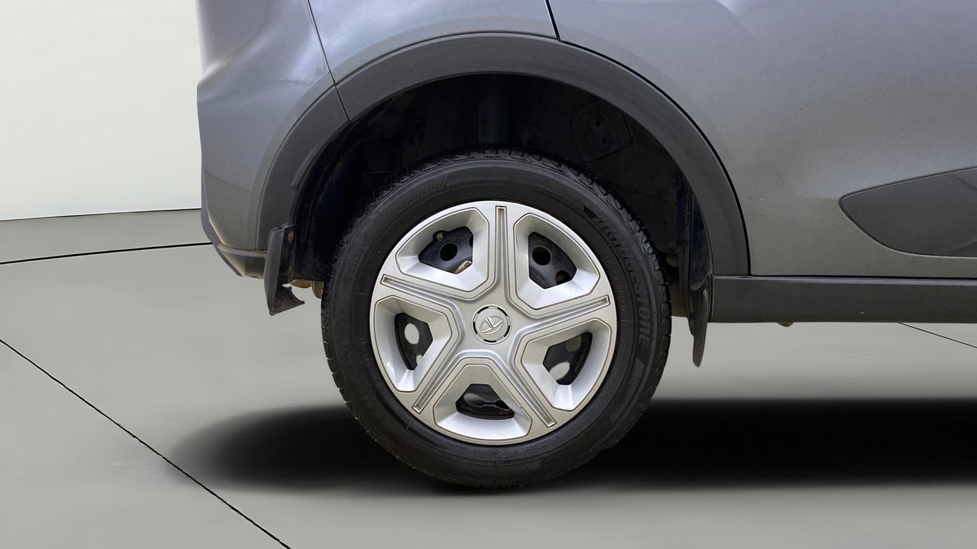 2023 Tata NEXON XM PETROL, Petrol, Manual, 13,857 km, Right Rear Wheel
