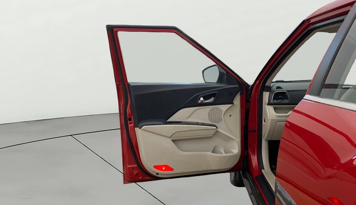 2019 Mahindra XUV300 W8 (O) 1.5 DIESEL, Diesel, Manual, 62,977 km, LHS Front Door