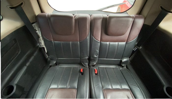 2014 Mahindra XUV500 W8, Diesel, Manual, 83,252 km, Third Seat Row ( optional )