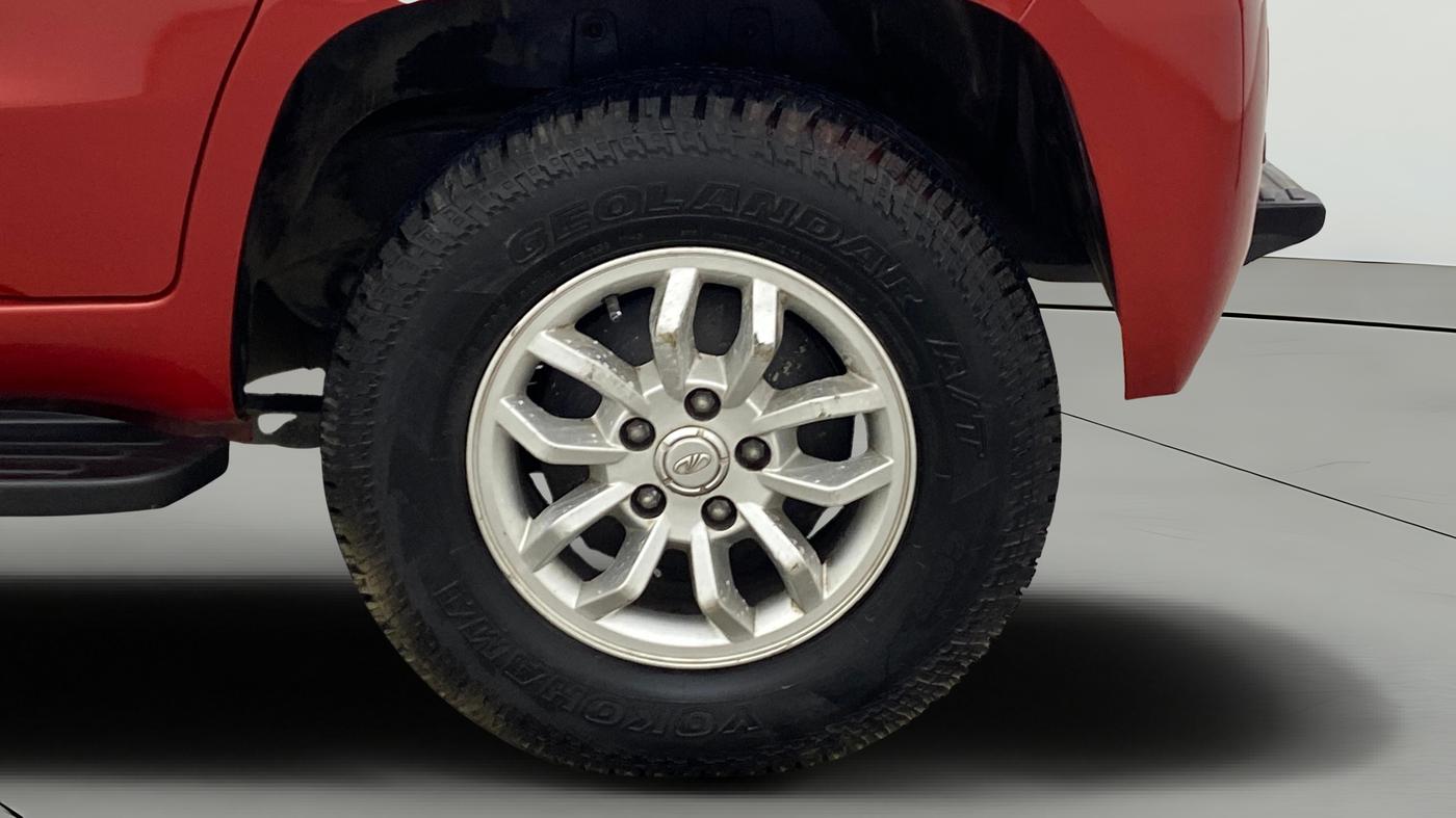 2018 Mahindra TUV300 T8, Diesel, Manual, 65,781 km, Left Rear Wheel