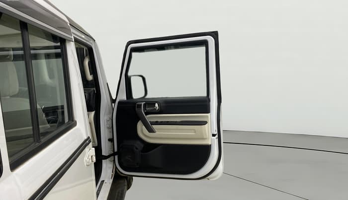 2025 Mahindra Thar Roxx  AX7 L Petrol AT 2WD, Petrol, Automatic, 29,898 km, RHS Front Door