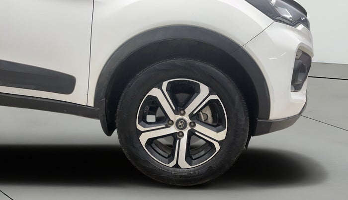 2021 Tata NEXON XZA PLUS (O) PETROL, Petrol, Automatic, 61,447 km, Right Front Wheel